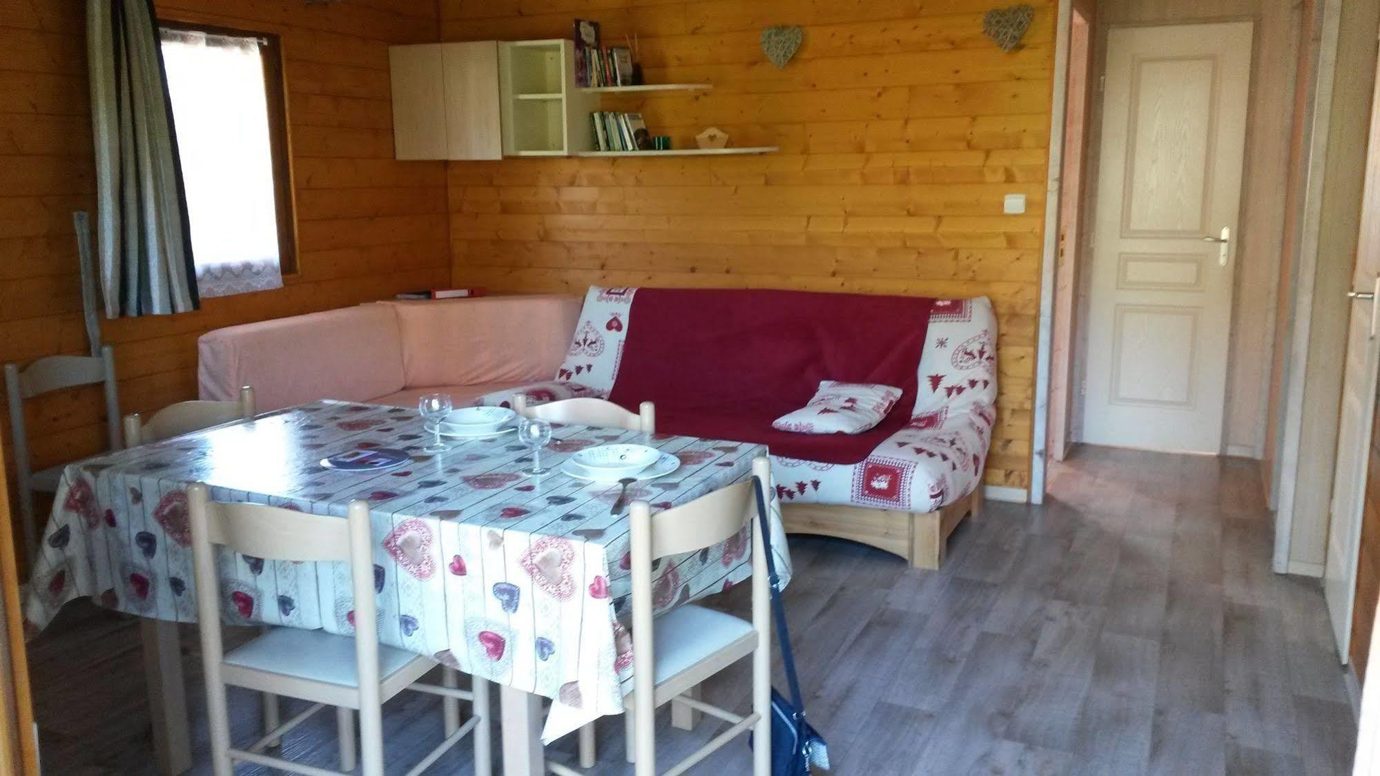 Chalets Du Lac Arcizans-Avant Exterior photo